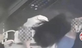 吃瓜儿子抓妈妈的视频