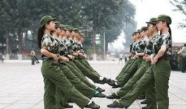 军训女孩跳舞吃瓜视频播放,视频播放量飙升引网友热议