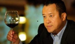 香港曾志伟吃瓜事件视频,视频曝光引发热议