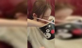 把瓜放嘴里吃原视频女生,重温“把瓜放嘴里吃”原视频女生风采