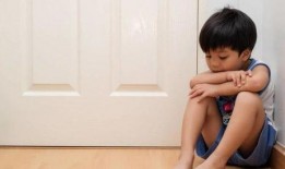 吃瓜儿子抓妈妈的视频